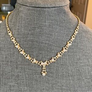 Gold Tone Faux Pearl and Faux Rhinestones Women's Necklace - Elegant Gold Tone